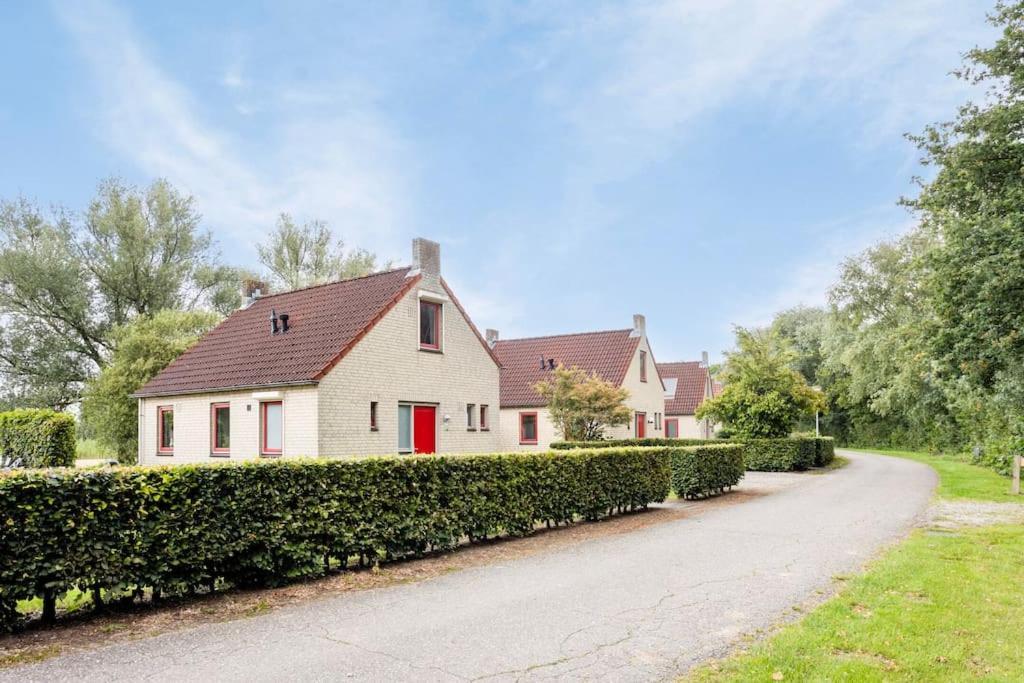 Vakantiehuis Aan Het Water -Incl Laadpaal- Ewijk Extérieur photo