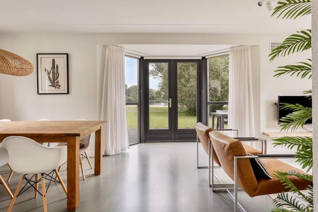 Vakantiehuis Aan Het Water -Incl Laadpaal- Ewijk Extérieur photo